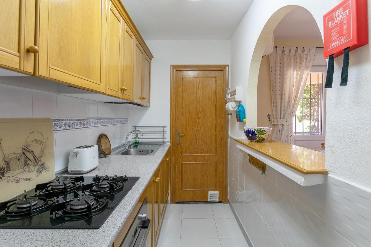 Heads 2 Holiday Homes Apartment Villamartin  Eksteriør bilde